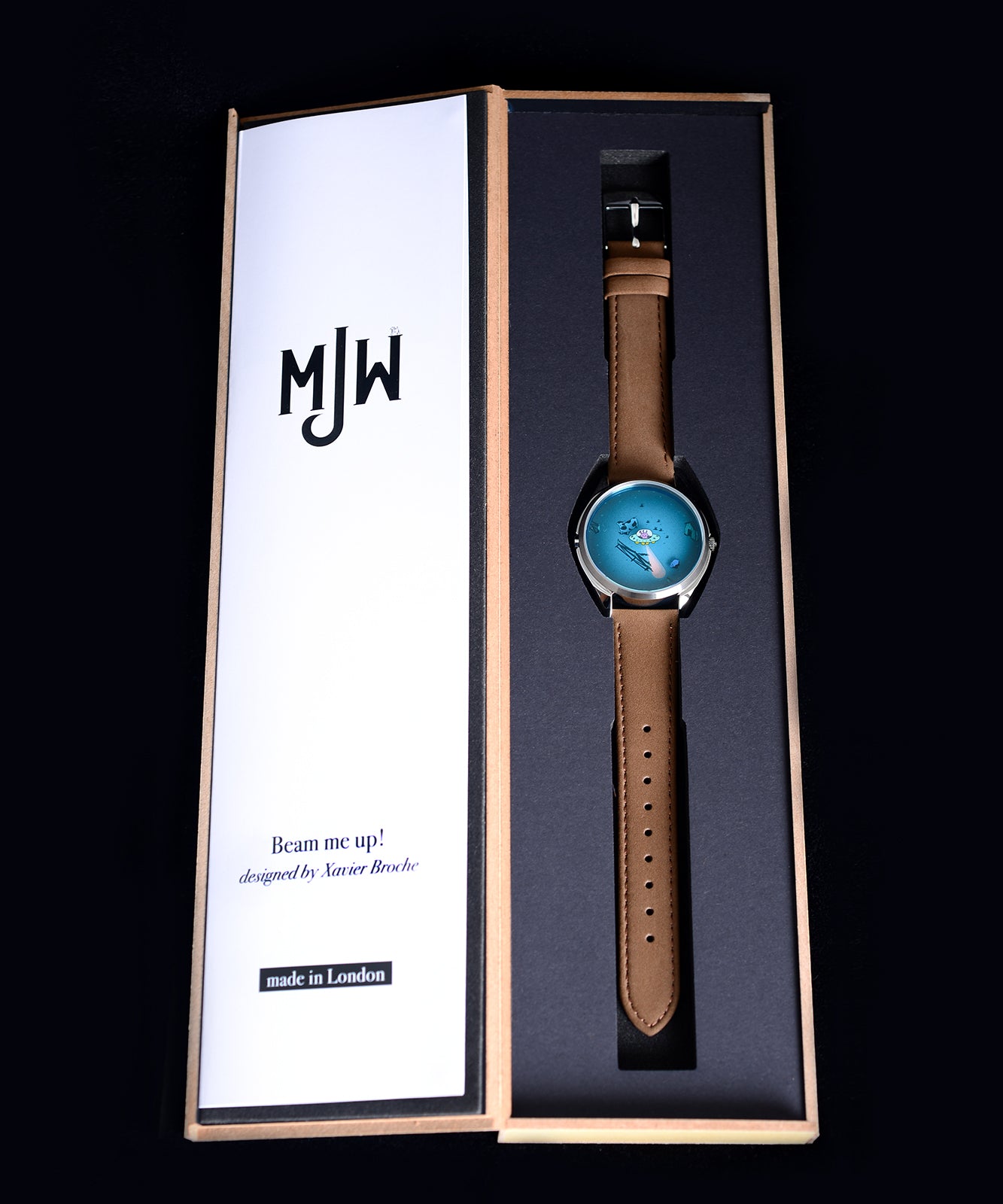 Beam me up! | UFO watch | Xavier Broche X Mr Jones Watches
